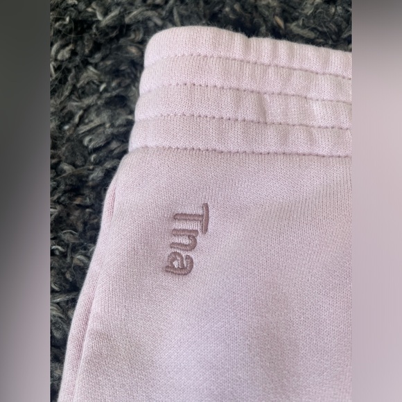 Aritzia TNA Perfect Cozy Fleece Shorts Light Pink - Picture 4 of 5